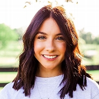 Emily Izgarjan profile picture